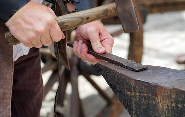 My Field Guide to Tongs, Chisels & Workshop Setup : What Actually Works
