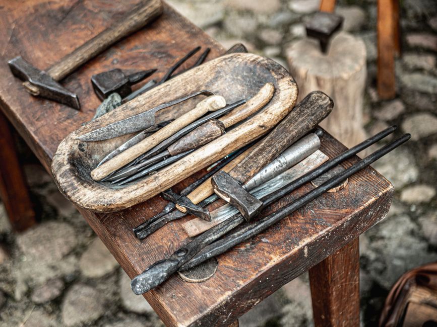 My Golden Rules for Tongs, Chisels & Workshop Setup That Never Let Me Down